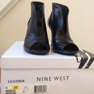 NINE WEST BOOTIES
